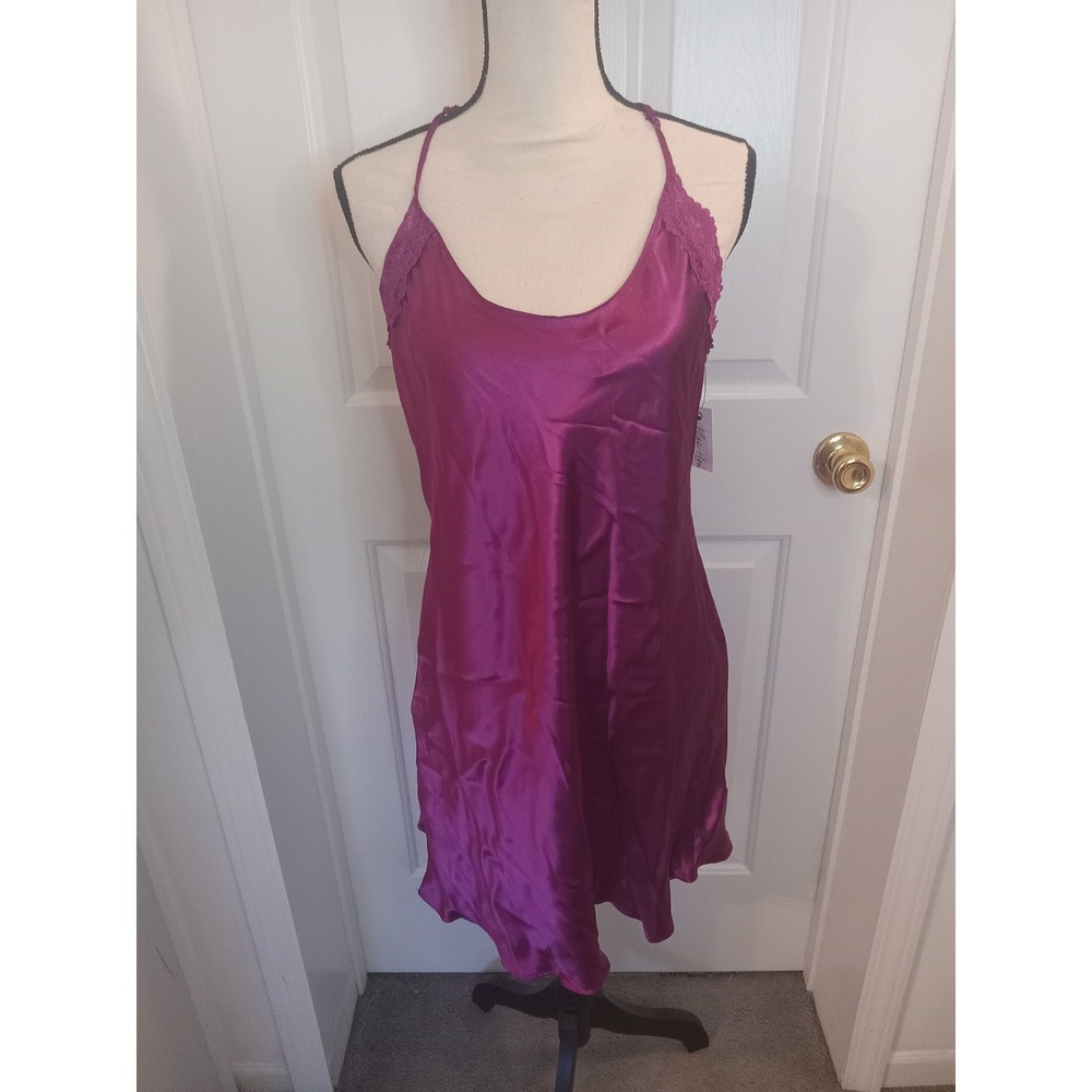 Lilac + London‎ Women's  Chemise/Nightgown Purple Size Large Shinny